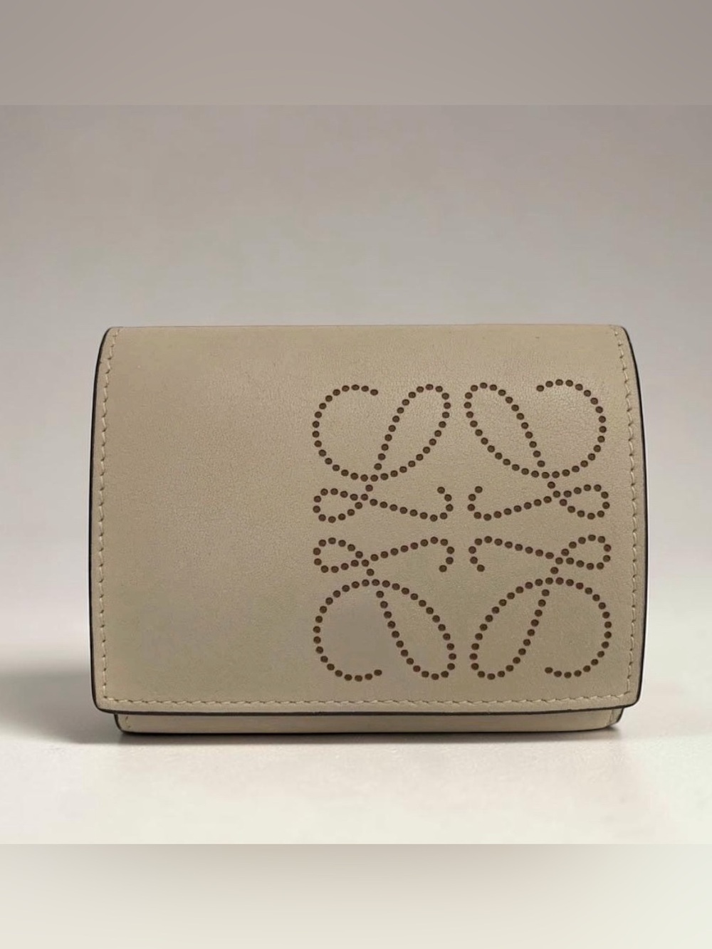 ✨🛍️ Loewe Beige Leather Anagram Trifold Wallet